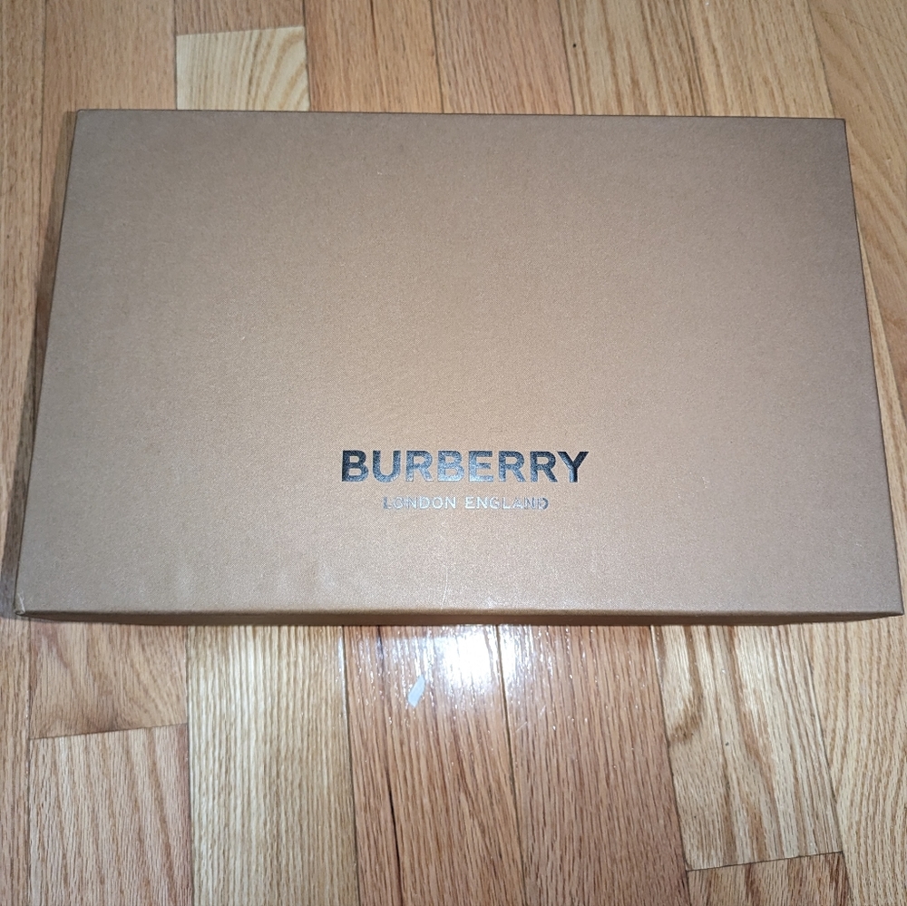 NEW BURBERRY BROADBROOK LOAFERS WITH STUDS - Picture 10 of 16